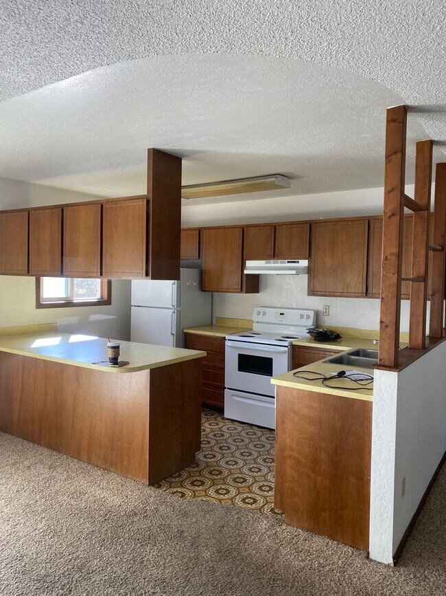 Photo - 2030-2040-2040 NW Friel St Unidad 2030