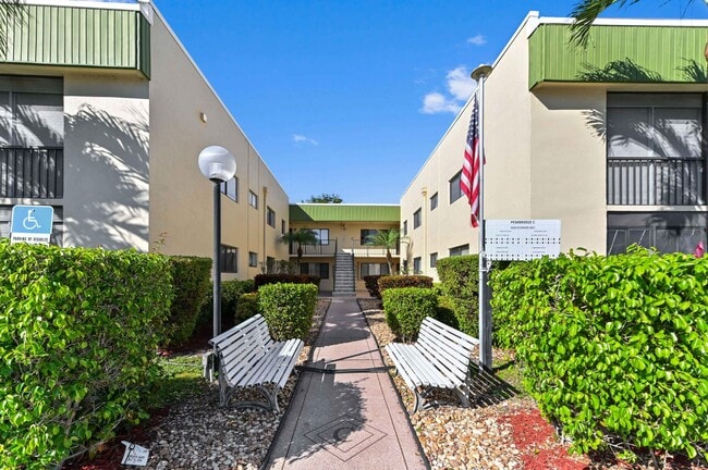 Building Photo - 15217 Lakes of Delray Blvd Unit 117 Rental
