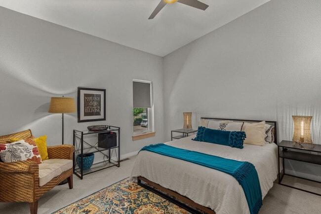 Photo - 352 W 5th St Unidad ID1241297P