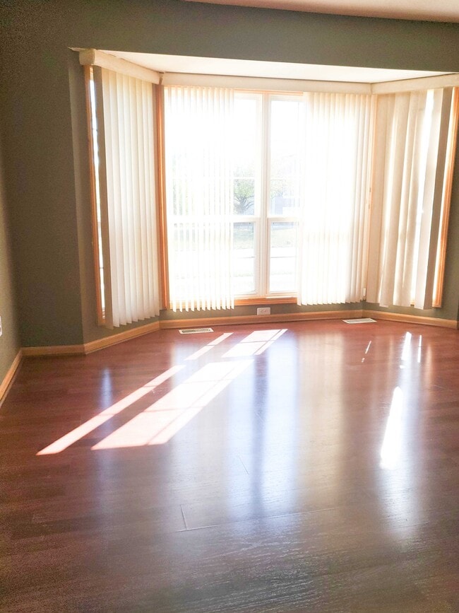 Photo - 5657 Sugarberry Dr SE