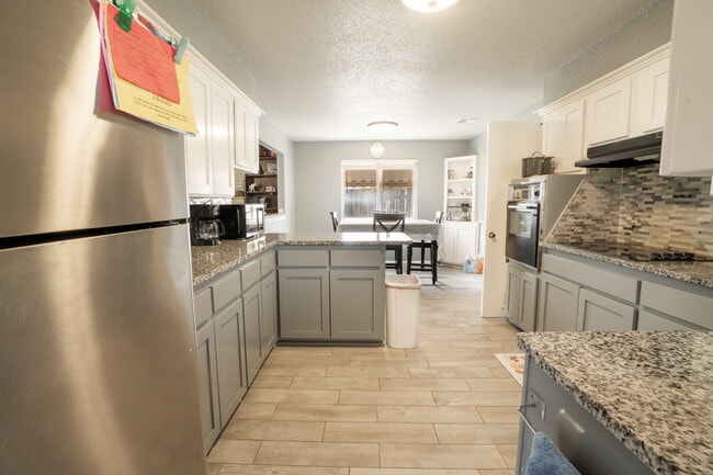 Photo - 2308 SW 76th St