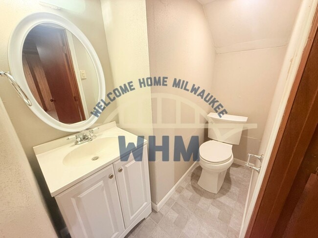 Photo - 1120 S 114th St