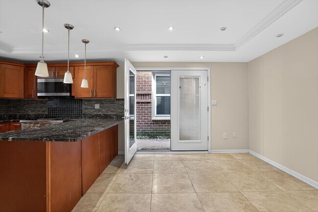 Photo - Spacious 1Bd/1Bth condo nestled in the heart of Old Town Alexandria! Pets Welcome!