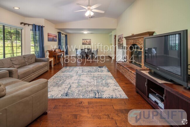 Building Photo - 3 Bedroom 3 Bathroom (+office) in Ramona C... Rental