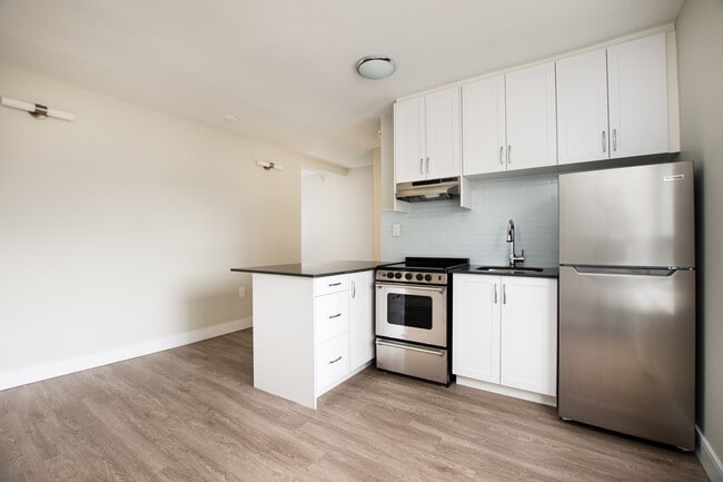 Photo - 24 Tyndall Avenue
