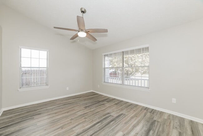 Photo - 3729 Riverside Pkwy