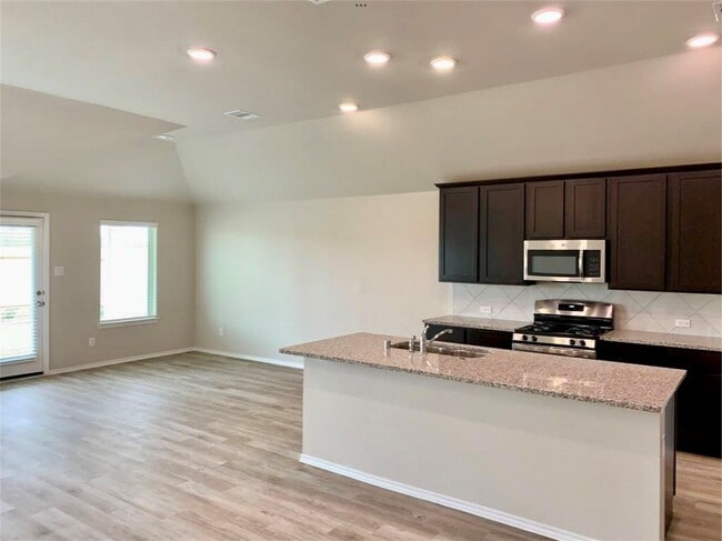 Photo - 2203 Levant Ln