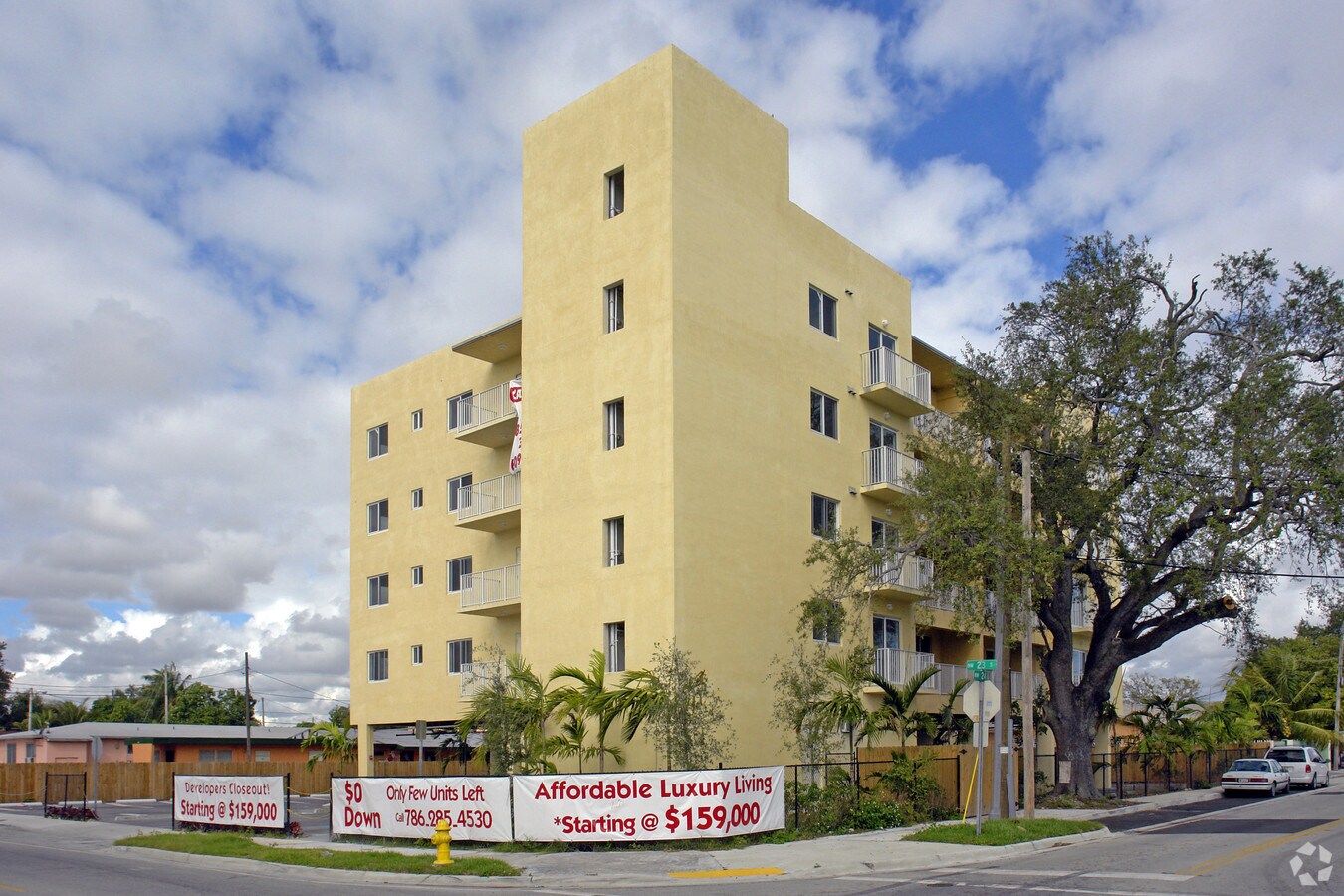 Photo - 2401-2409 NW 23rd St