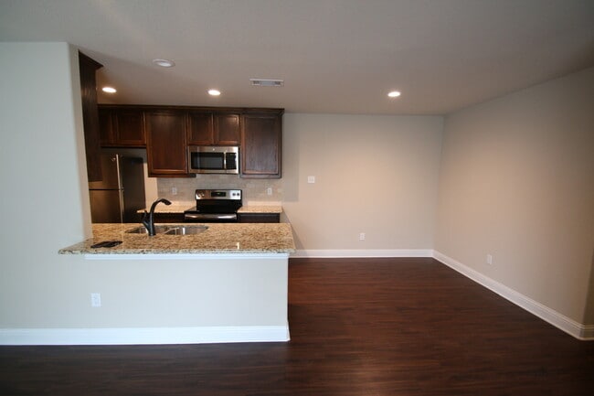 Building Photo - 3216-3218 Cherry Lane Unit 3216