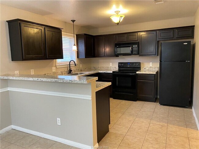 Photo - 1604 Rock Hollow Loop