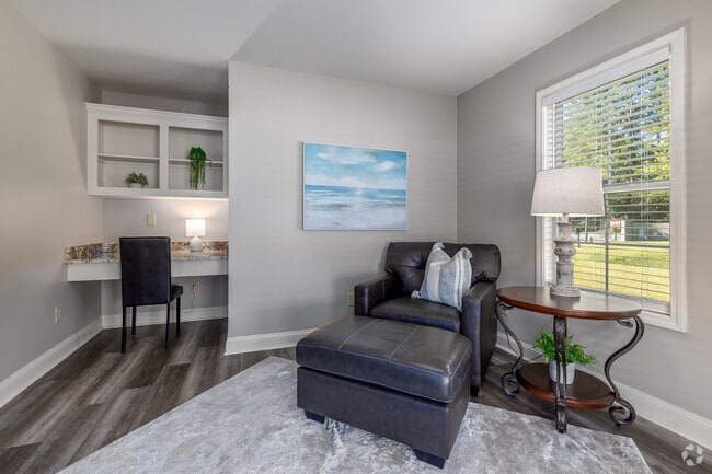 2BR, 2BA - 1,250SF - Study