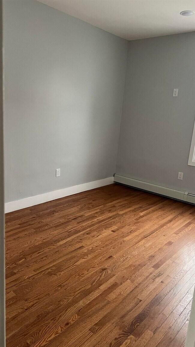 312 Van Nostrand Ave Unit 2