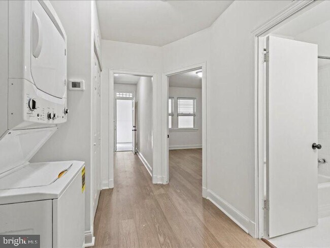 Photo - 1258 Simms Pl NE