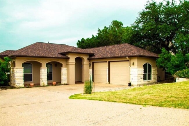 Building Photo - 20600 Highland Lake Dr