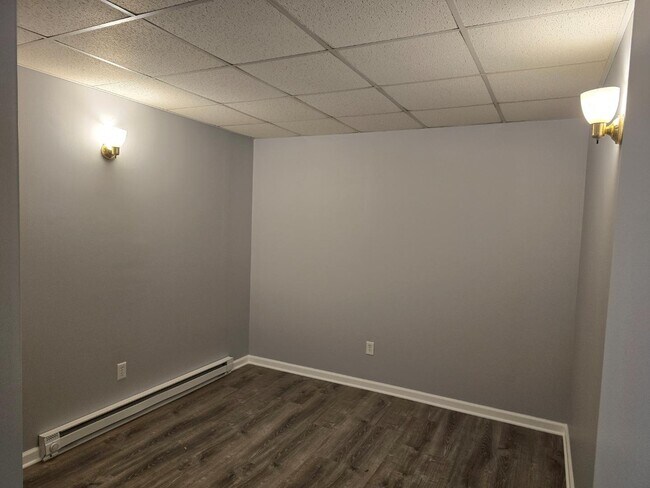 Photo - 518 Moen Ave