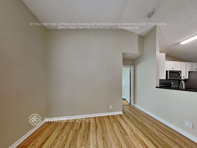 Photo - 224 W Riverbend Dr