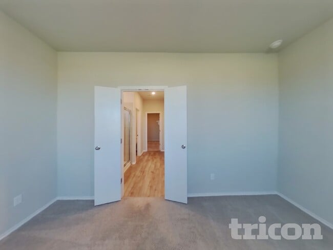 Photo - 5112 Saddle Clb Dr