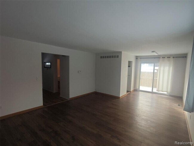 Photo - 919 Kirts Blvd