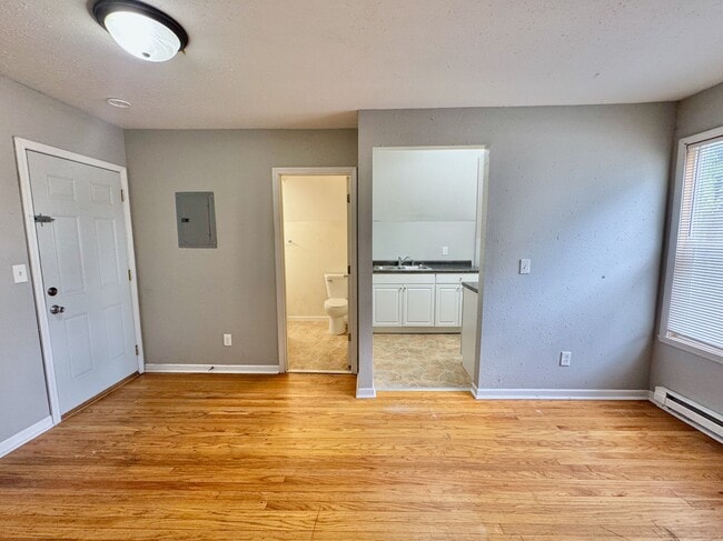 Building Photo - 727 3rd St N Unit 1