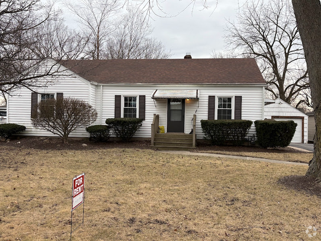 Building Photo - 42 Deerpath Rd Rental