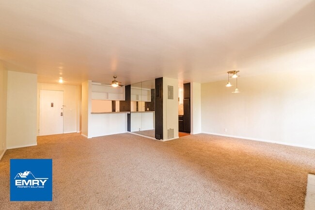 Photo - Condo for Rent in Culver City 2 Bed 2 Bath...