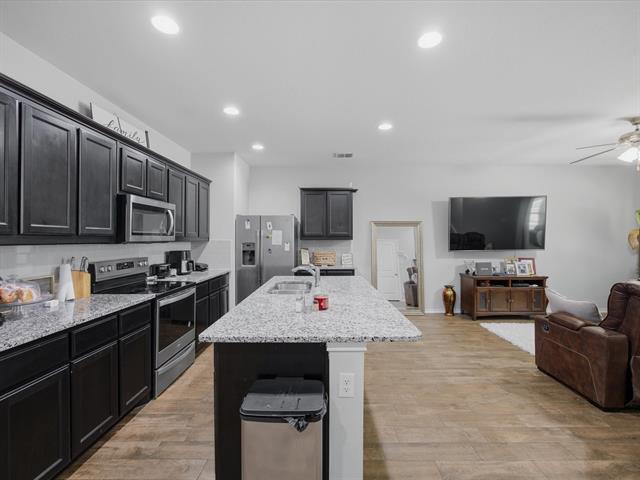 Building Photo - 420 Milverton Dr