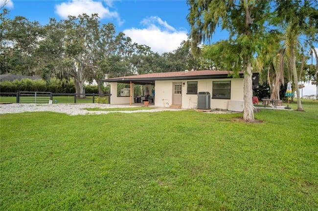 Photo - 90 Crescent Blvd