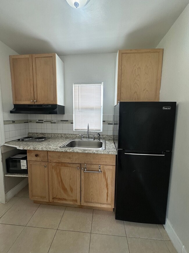 Photo - 17 Detroit St Unit 4