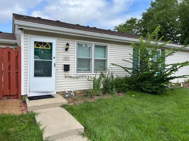 1811 Jamestown Cir