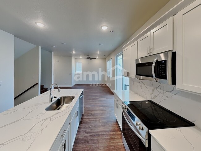 Photo - 8943 Wilroy Rd