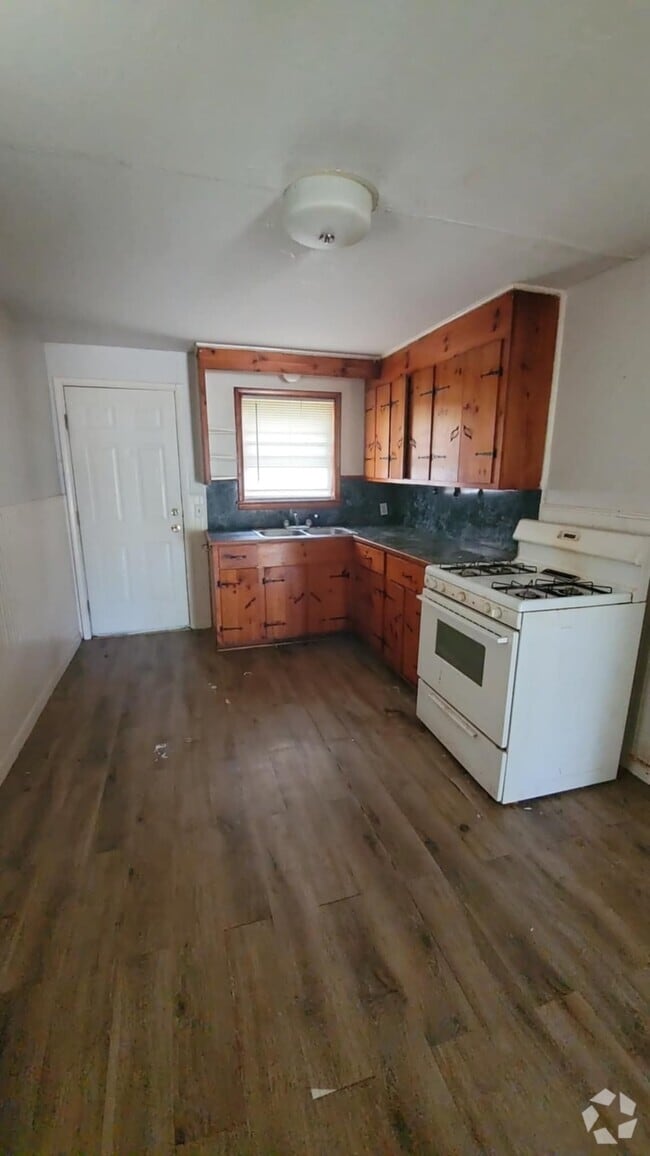 Building Photo - 106 S 14th St Rental
