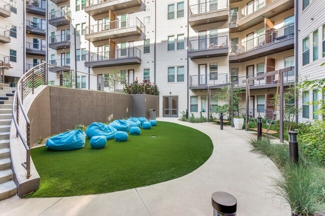 Photo - Willow & Wise