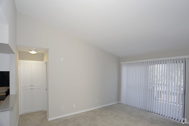 2nd Floor Vaulted Ceilings!