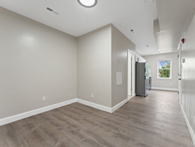 Photo - 1517 W Westmoreland St Unidad 3