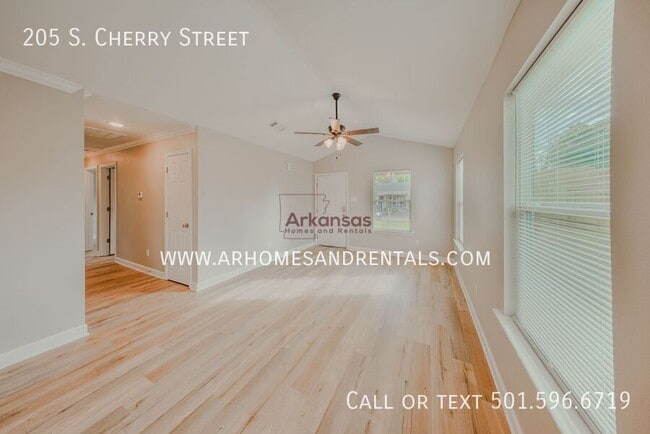 Photo - 205 S Cherry St