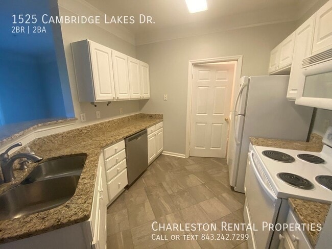 1525 Cambridge Lakes Dr
