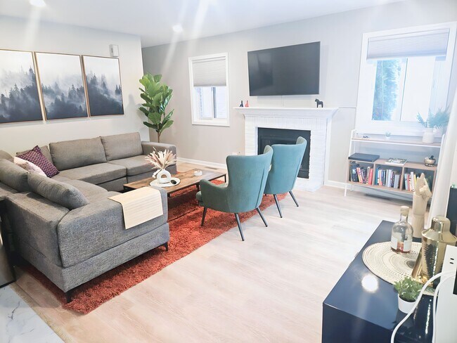 Photo - 450 Valley Dr