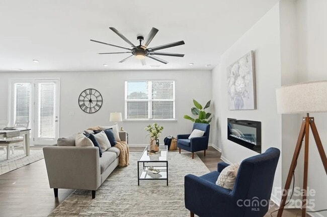 Photo - 2132 Blue Sky Mdws Dr