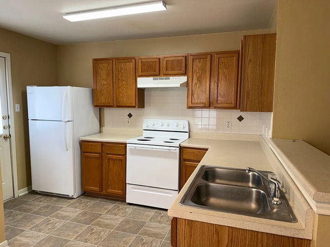 Photo - 711 Apartments Unit B