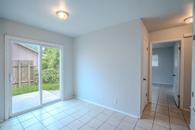 Photo - 12403 Tree Line Dr