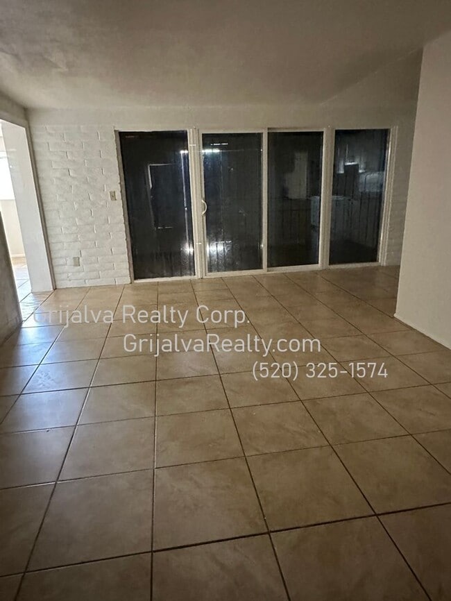 Photo - 3325 S Elson Ave