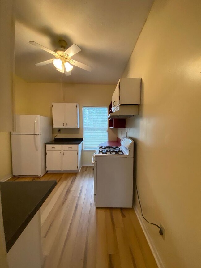 Photo - 2 Bedroom House with Fenced Backyard near ...