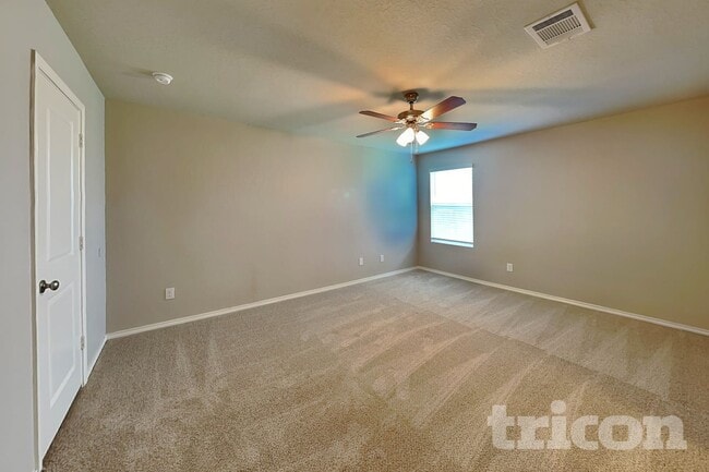 Photo - 421 Moonvine Way