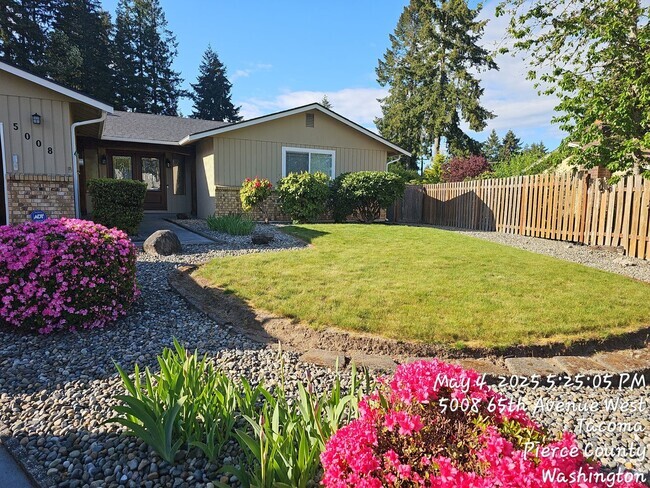Building Photo - University Place Custom Rambler home for R...