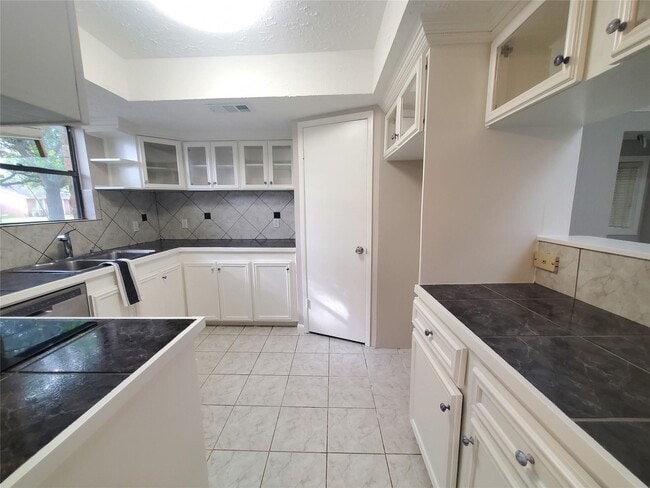 Photo - 3002 Frontier Dr