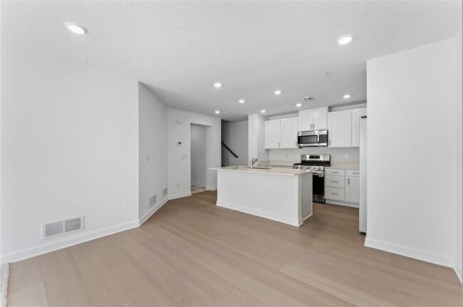 Photo - 15011 Adare Way