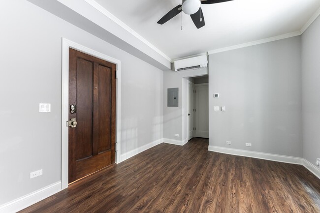 Photo - 640 W Wrightwood Ave Unidad 411