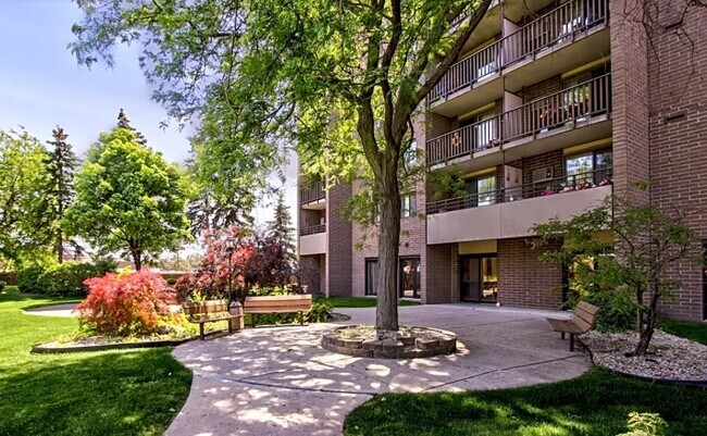 Photo - 100 Hazelcrest Pl Unit #100