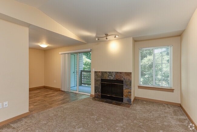 1BR, 1BA - 736 SF