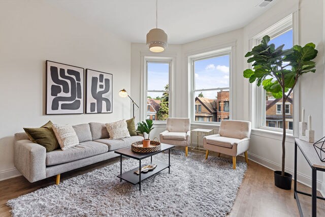 2046 W Augusta Blvd Unit 02F